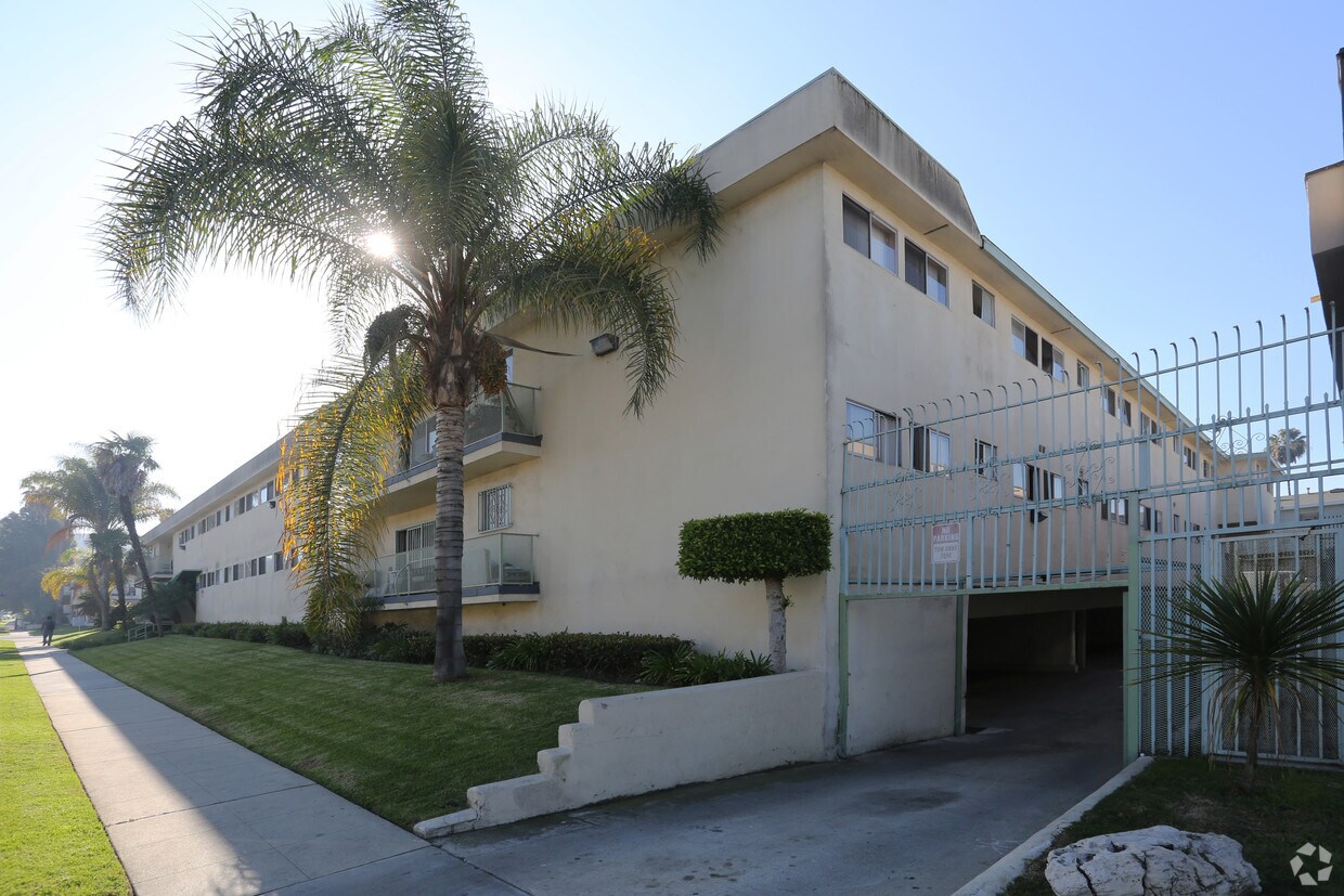 Foto del edificio - Ursula Apartments