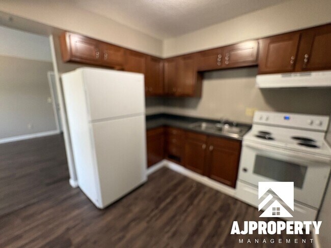 Foto del edificio - 3309 S Elmwood Ave