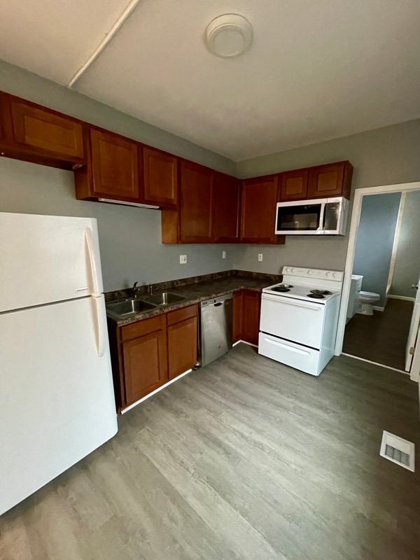 Building Photo - 1342 Berry Blvd