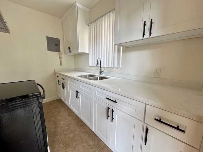 Foto del edificio - Great Santa Monica Location! Walking Dista...