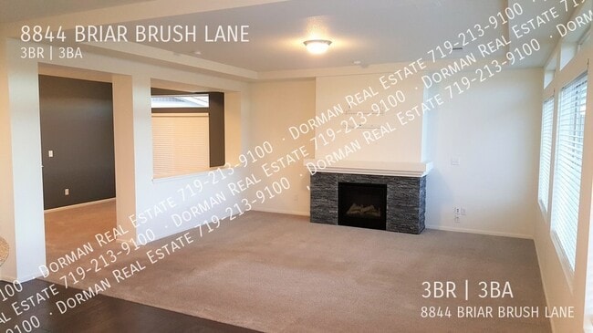 Foto del edificio - 8844 Briar Brush Ln