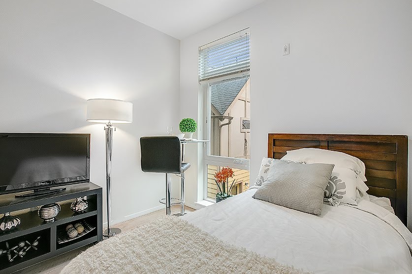 Foto principal - 422 11th Ave - Amazing Remodeled Studios!