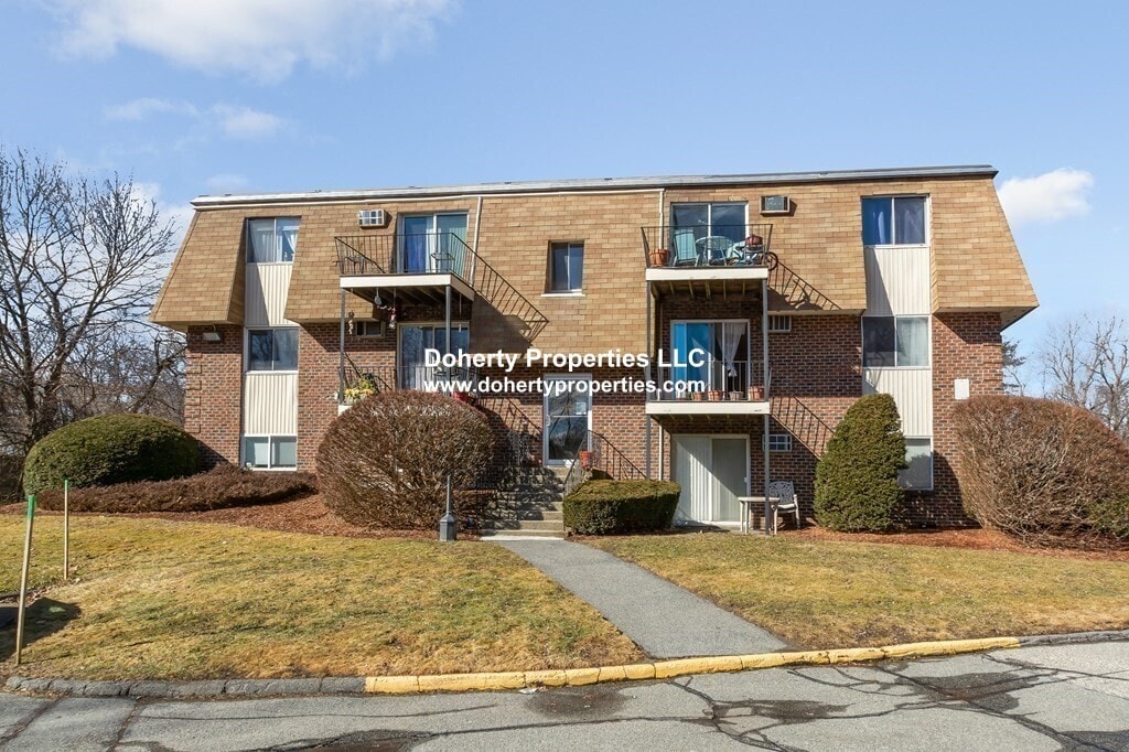 98 Pemberton St Unit 00002, Dracut, MA 01826 Condo for Rent in
