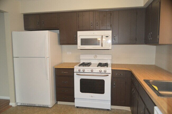 Building Photo - 1108 Stonington Ct