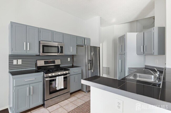 Foto del edificio - 5033 Beech Ct