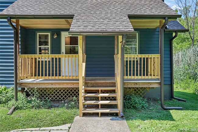 Foto del edificio - 222 Bog Hollow Rd