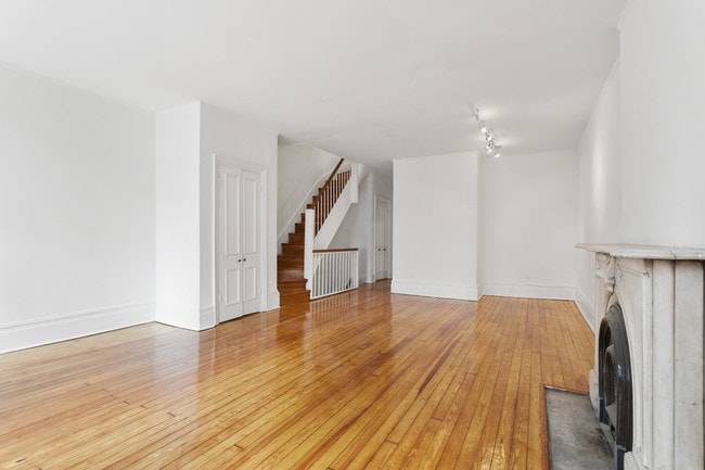 Building Photo - 439 W 43rd St
