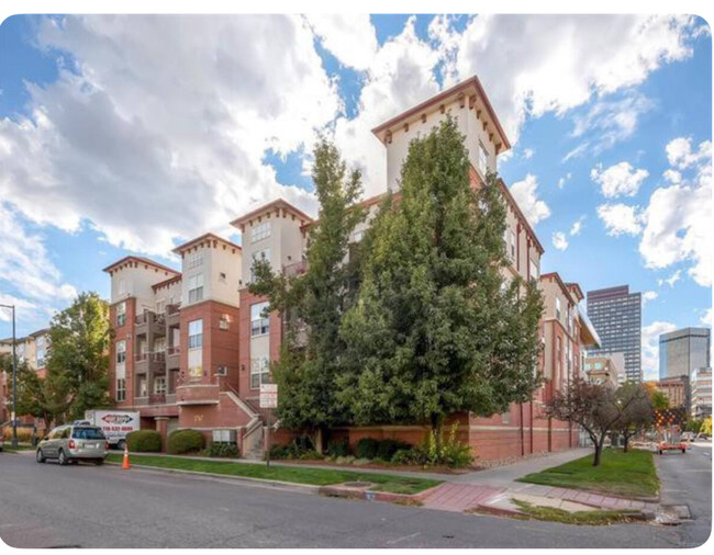 Foto del edificio - 1767 N Pearl St