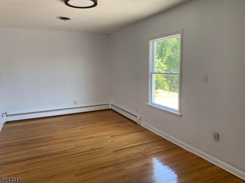 Building Photo - 256 Ridge Rd