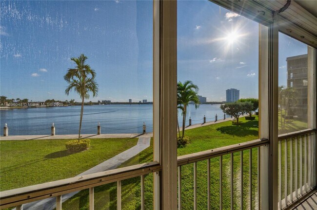 Foto del edificio - 3020 Marcos Dr