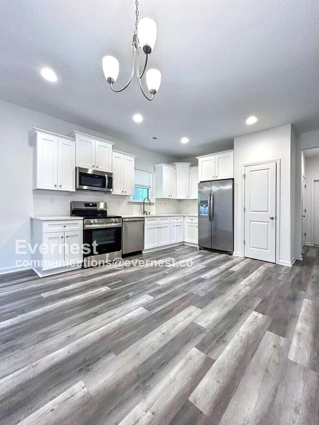 Building Photo - 3621 Quail Dr