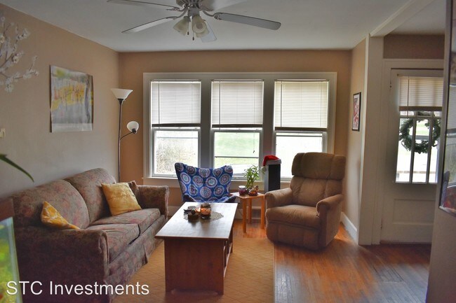 Building Photo - 3 br, 2 bath House - 408 W. Calhoun