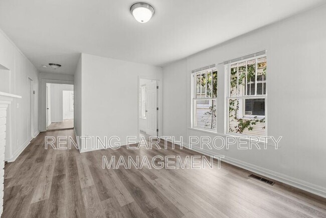 Building Photo - 514 81st St S