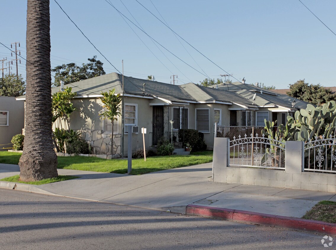 Primary Photo - 6163 Carmelita Ave