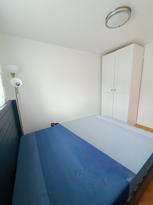 Foto del edificio - 1716 Farmington Ave