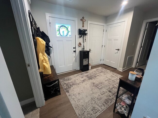 Front Entryway - 2736 Thornton Grove Blvd