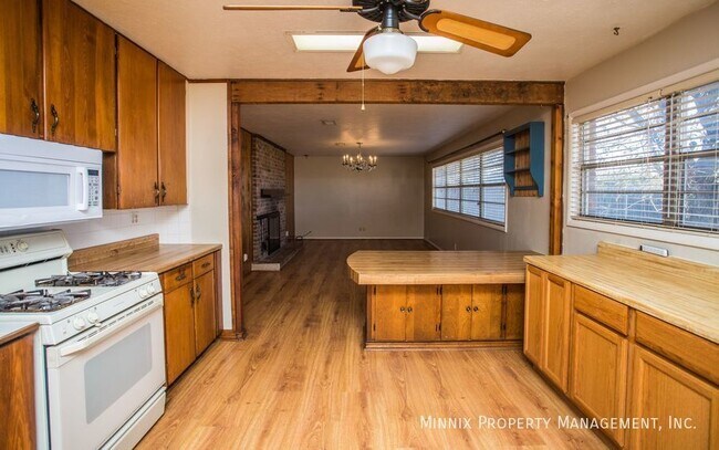 Building Photo - 3510 Baumann Ave