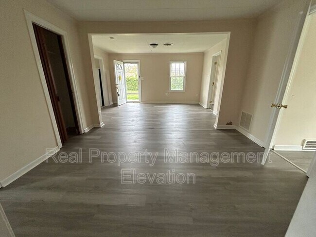 Building Photo - 3544 Papermill Rd