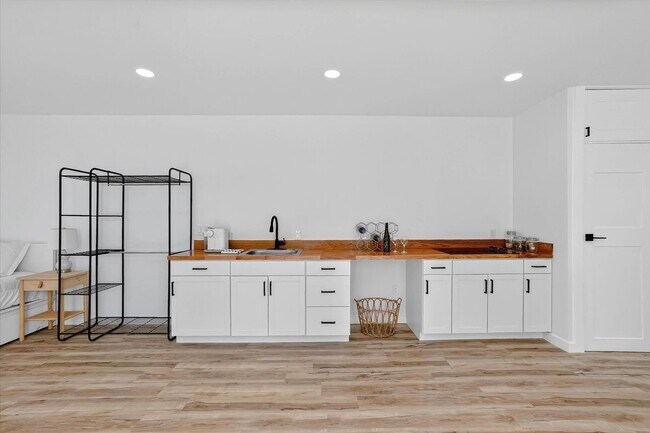 Foto del edificio - 8778 Waterfront Terrace