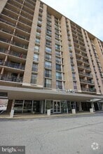 Building Photo - 4600 S Four Mile Run Dr