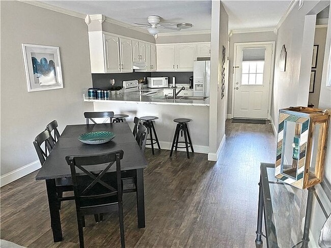 Building Photo - 200 Henlopen Sta