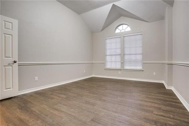 Building Photo - 2105 Cardinal Dr