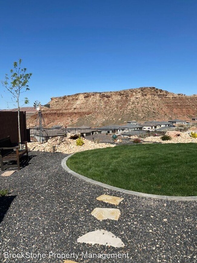 Foto del edificio - 1 br, 1 bath House - 3665 E Desert Pointe Ct