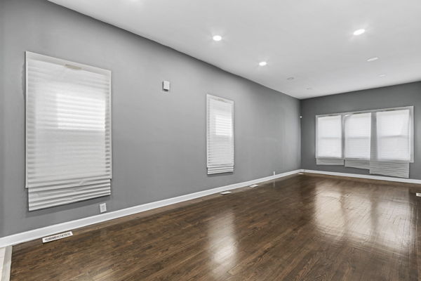 Foto del edificio - 7745 S Dobson Ave