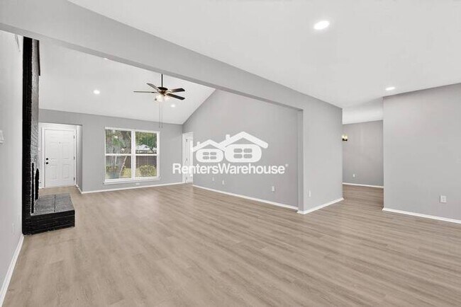 Building Photo - Renovated home in Richardson Ready to Be Your Home