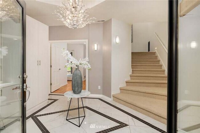 Building Photo - Luxury 4BD/3.5BA Magnolia Home with Panoramic City Views
