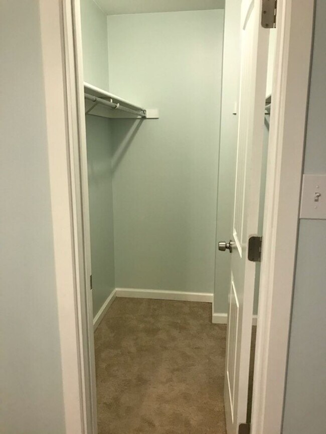 Foto del edificio - Updated, Spacious 5 Bed/2 Bath in North Lo...