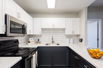 Building Photo - Morada West