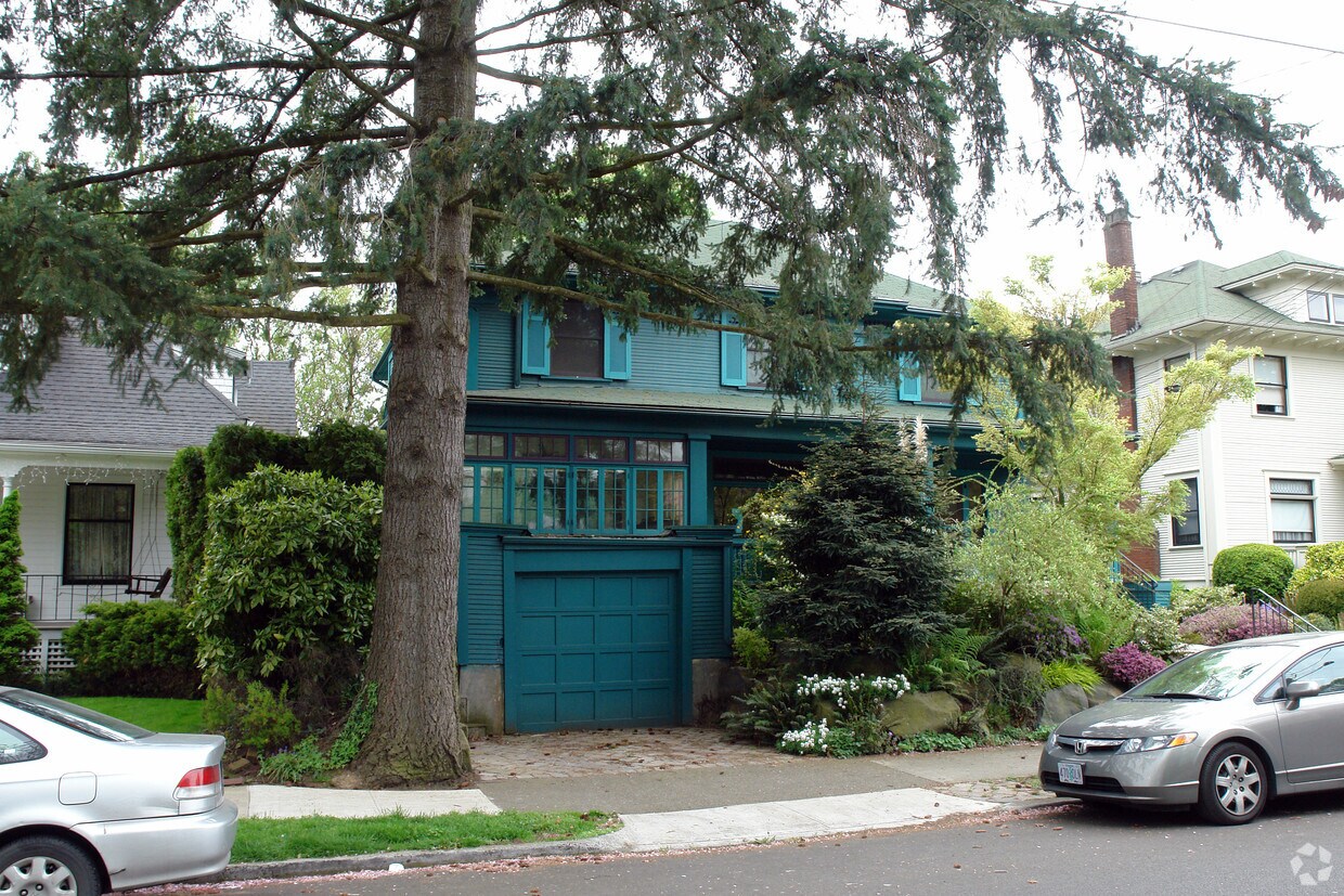Primary Photo - 2009 NE 16th Ave
