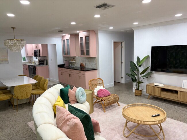 Foto del edificio - 305 NE 27th St