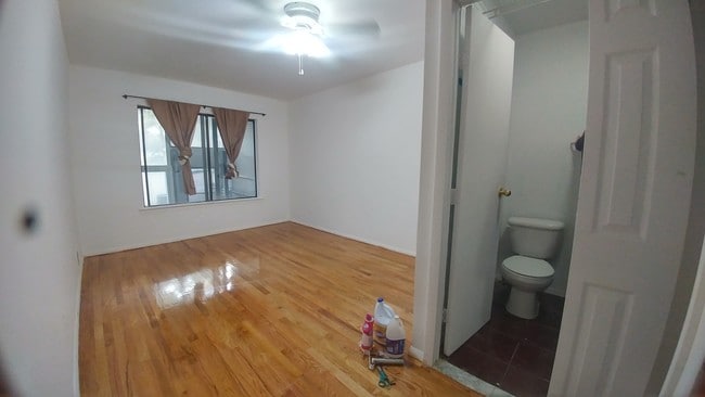 Building Photo - 370 Butler St