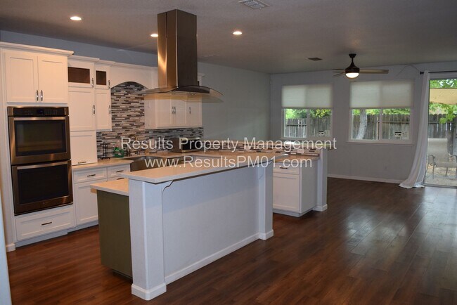 Building Photo - 108 Robinson Ct