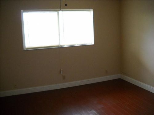 Building Photo - 1751 NW 75th Ave