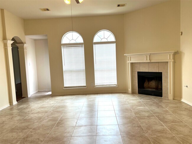 Foto del edificio - 442 Pinewood Ridge Dr