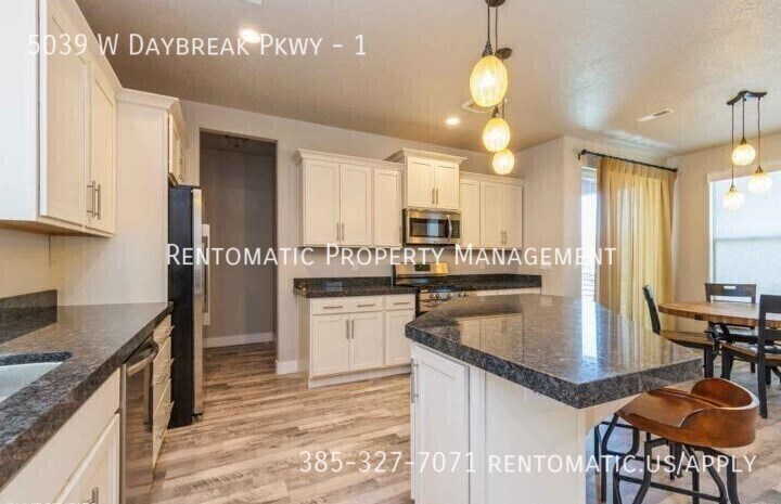 Foto principal - 5039 W Daybreak Pkwy