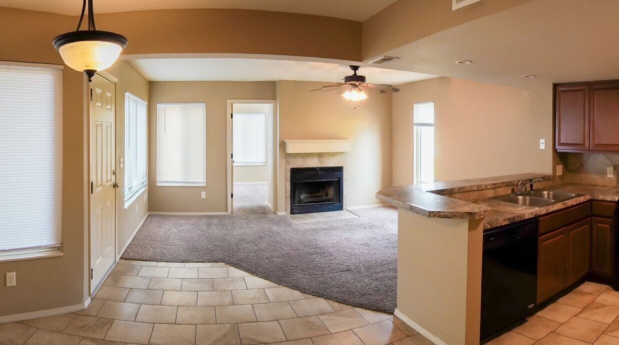 Primary Photo - 2b 1b Condo w GARAGE included