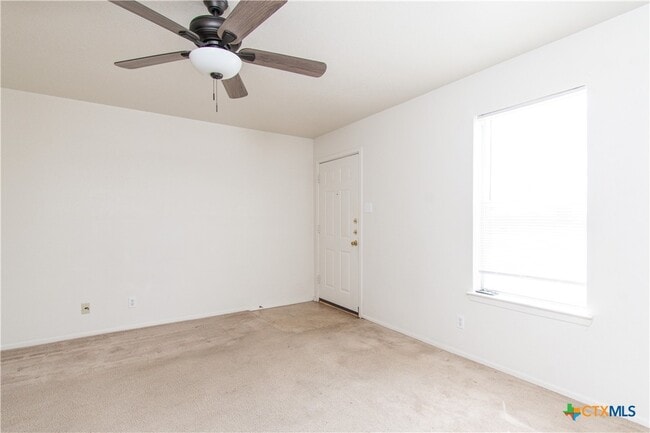 Building Photo - 2014 Cedarhill Dr