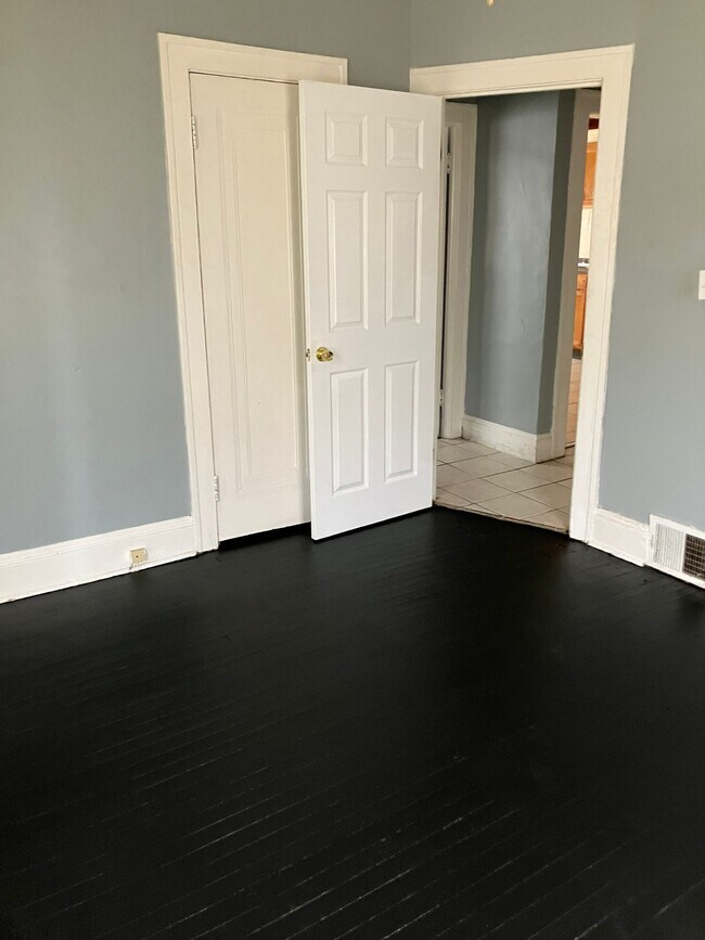 Foto del edificio - 3688 E 154th St