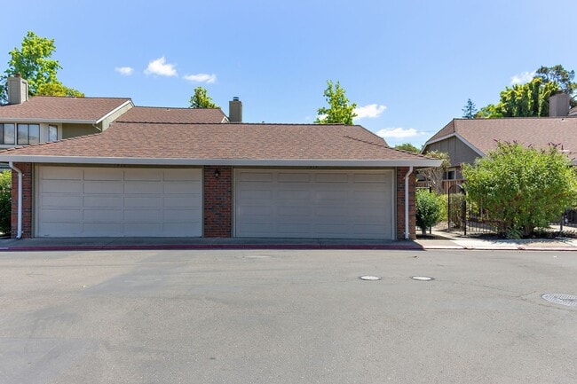 Building Photo - 7614 Arbor Creek Cir