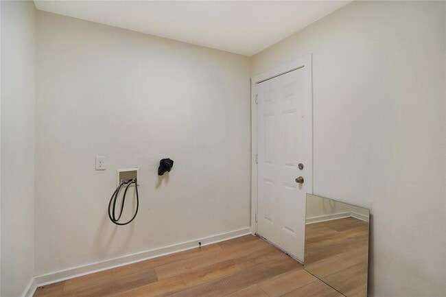 Foto del edificio - 5313 Firnat St