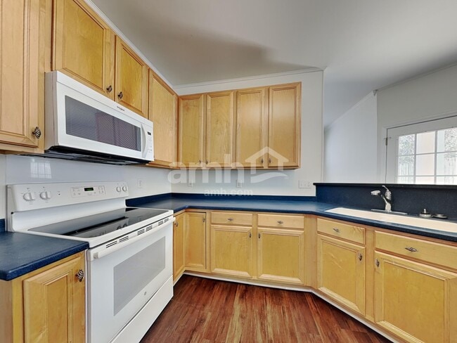 Foto del edificio - 5716 Keowee Way