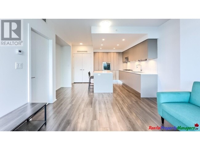 Photo du bâtiment - 3809-3809 Evergreen Pl