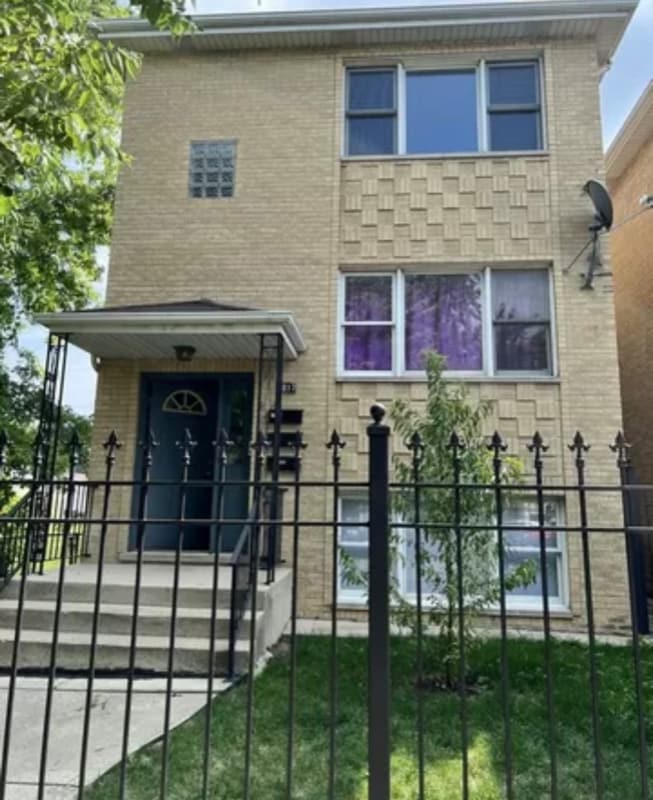 Primary Photo - 2817 N Avers Ave