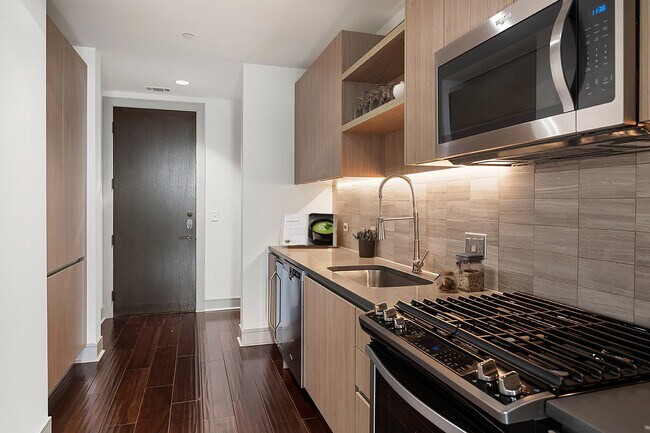 Foto del edificio - First Month Free & App/Admin Fees Credited Back!