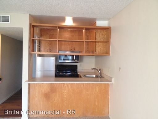 Building Photo - 3150 Notre Dame Dr