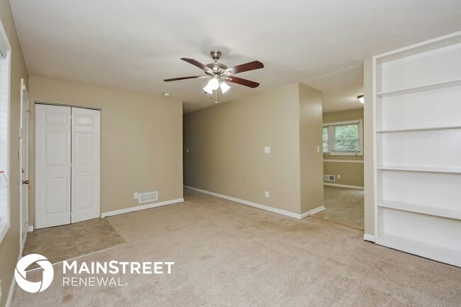 Building Photo - 464 Pinecrest Dr
